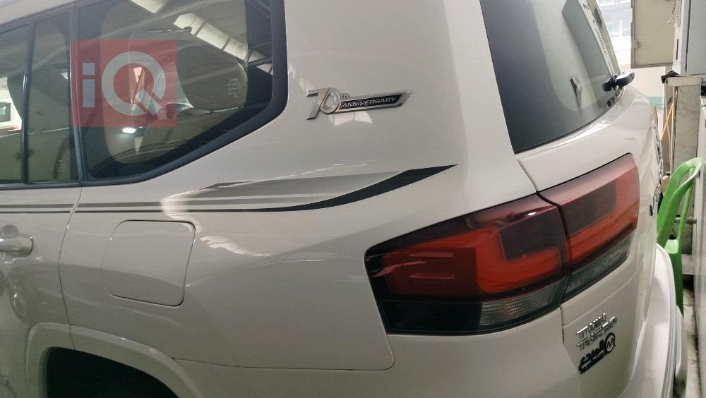 تويوتا لاندكروزر